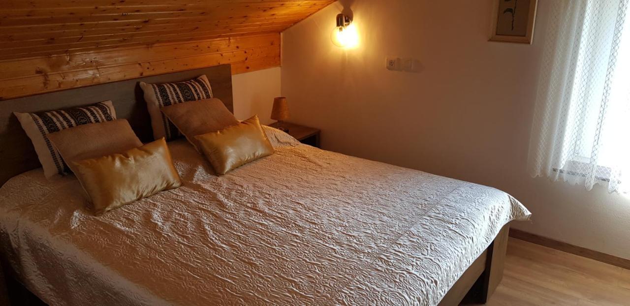 Holiday House Vilana Puconci ภายนอก รูปภาพ